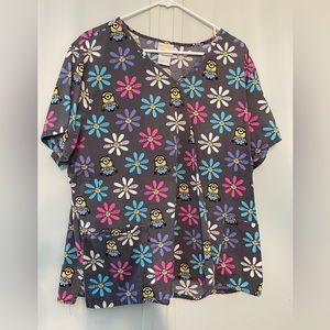 💛💗 Super cute Minion Scrub top size XXL 2XL 💗💛